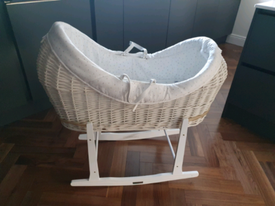 mamas and papas moses basket 7700